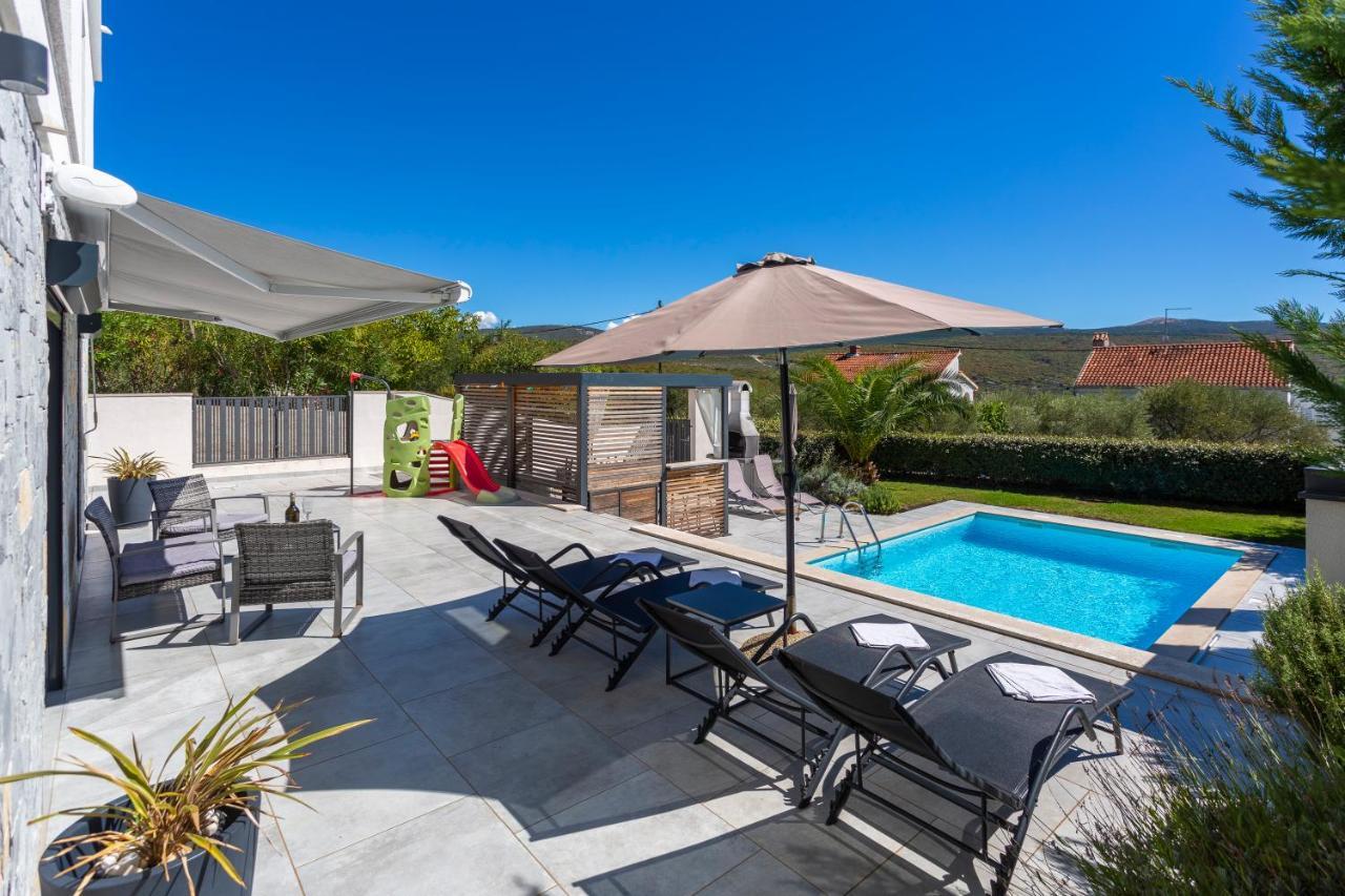 Sun & Sea Villa *